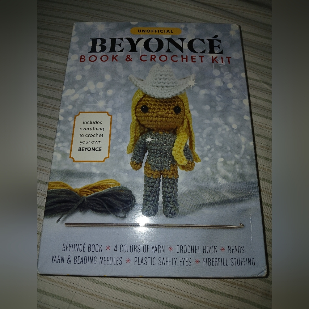 Beyoncé Crochet Kit with Yarn and Accessories